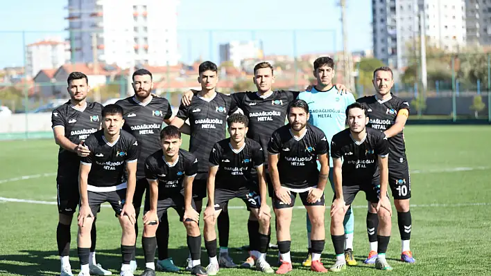 Argıncıkspor geriye düştüğü maçta kazanan oldu!