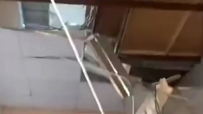 Asma tavan çöktü, 1 kişi yaralandı