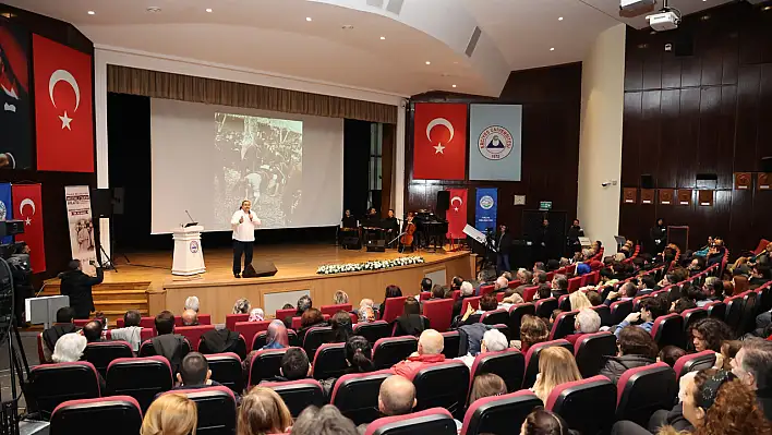 Ata'ya görkemli 'karşılama'