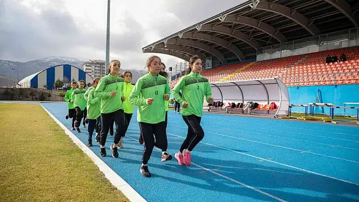 Atletizmde tüm dereceler Talas'ın