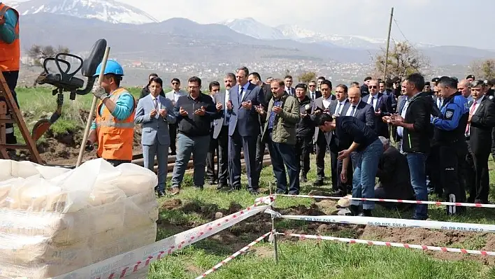 Atlı Polis Grup Amirliği'nde sosyal donatı alanında kullanılmak üzere sondaj vuruldu
