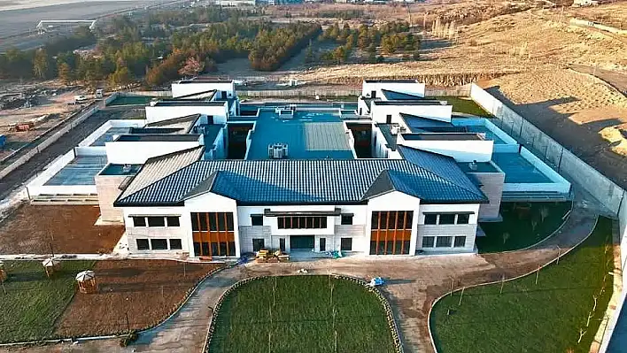 Avrupa'nın en büyüğü yarın kapılarını açıyor