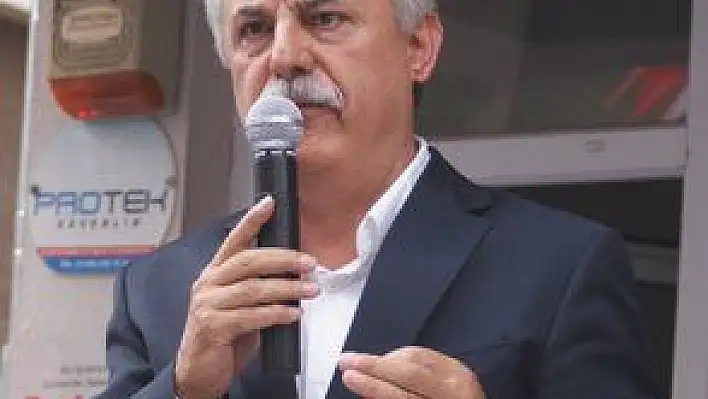 AYAN'DAN GÖVDE GÖSTERİSİ