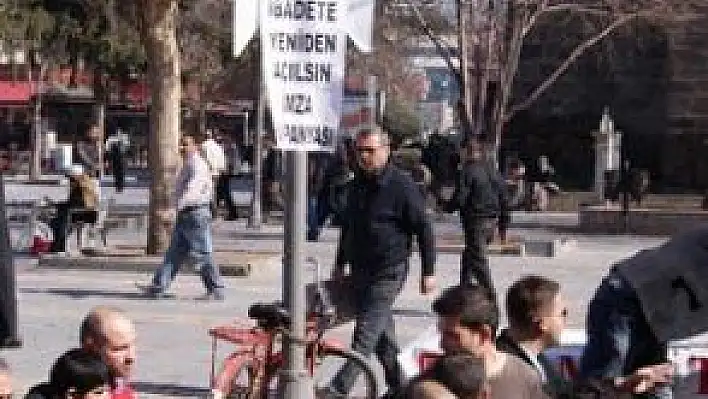 'AYASOFYA İBADETE AÇILSIN'