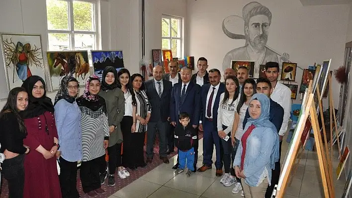 Ayhan Yıldırım Anadolu Lisesi Öğrencilerinden Resim Sergisi