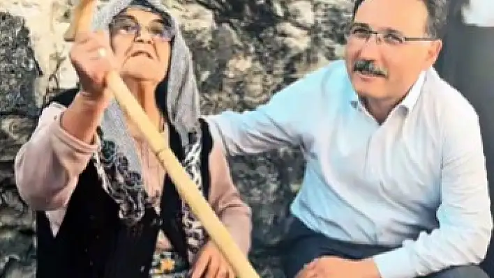 Ayşe Teyze, muhtarı Vali Çiçek'e şikayet etti!