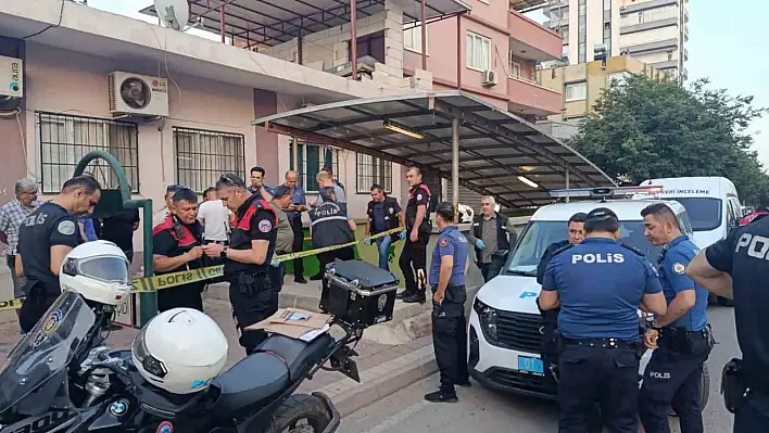 Eski eşini oğlunun yanında öldürmüş