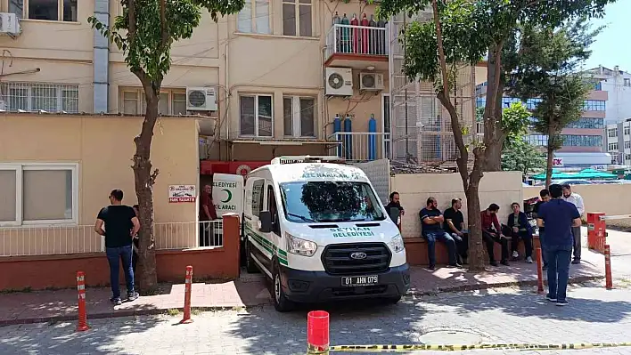 Babasının mezarını ziyaretten dönerken hayatını kaybedenler son yolculuğuna uğurlandı