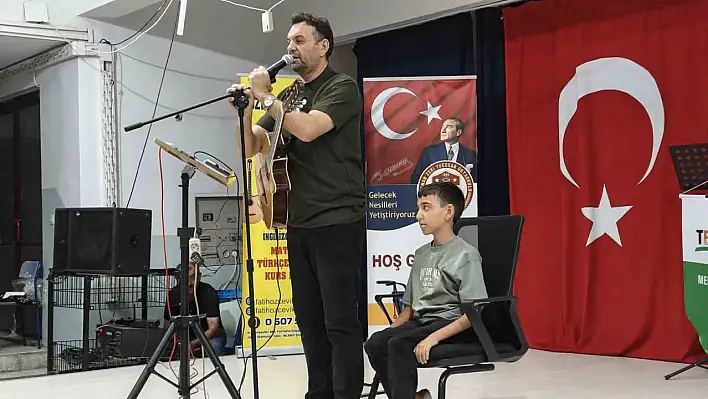 Kayseri'de baba-oğuldan müzik şöleni