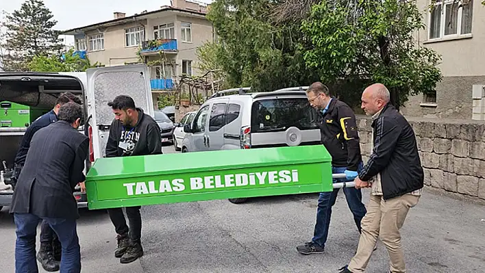 Babasını 'Sen benim oğlum değilsin' dediği için öldürmüş