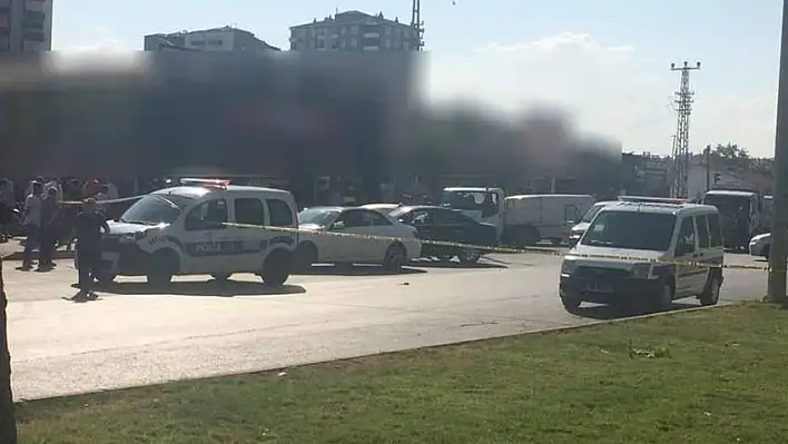 Bağdat Caddesi'nde işyerini kurşunladılar