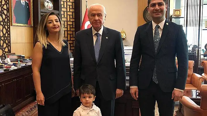 Bahçeli'ye ailecek bayramlaşmaya gittiler