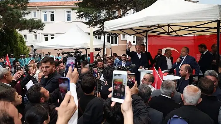 Bakan Akar Talas'ta vatandaşa seslendi...