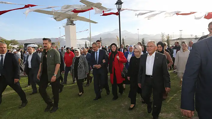 Bakan Özhaseki neden katılmadı?