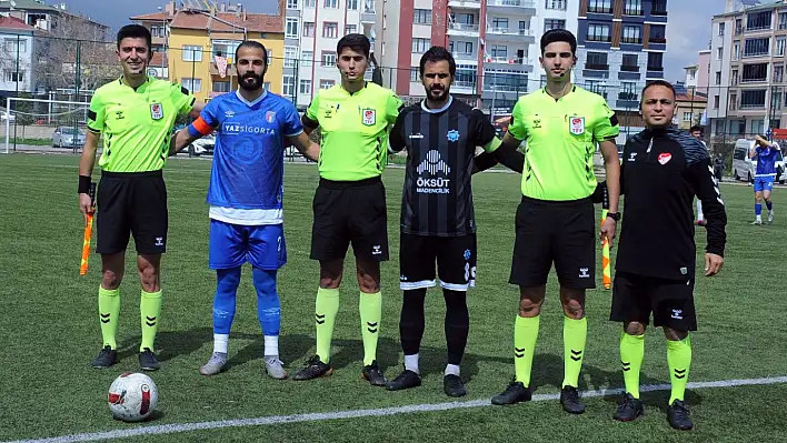 Develigücü sahasında güldü