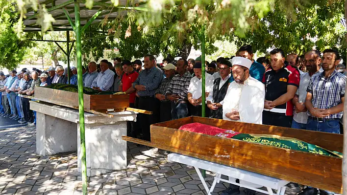 Barajda boğulan baba ve kız son yolculuğuna uğurlandı