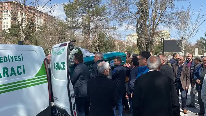 Son yolculuğuna uğurlandı...