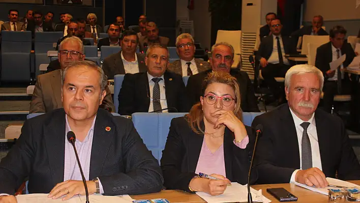 Başkan acı haberi Meclis'te öğrendi