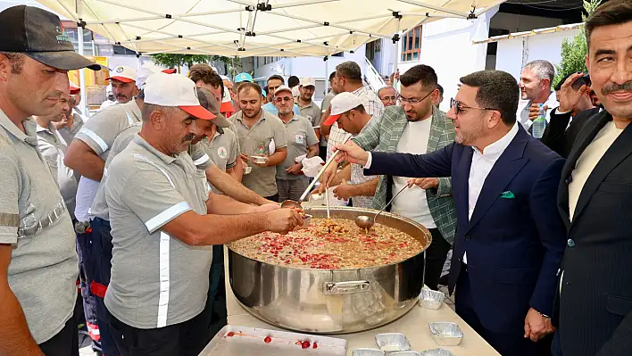 Başkan Arı'nın aşure ikramı