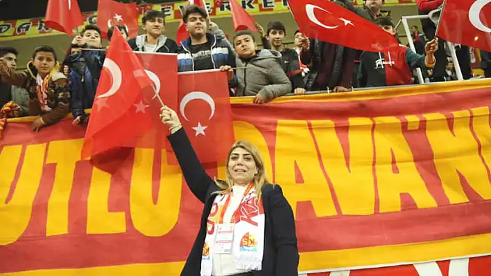 Başkan Berna Gözbaşı, ilk transferi açıkladı