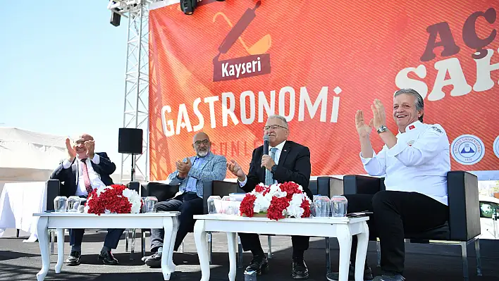 Büyükkılıç lezzetin gününde Gastronomi Paneli'ne katıldı