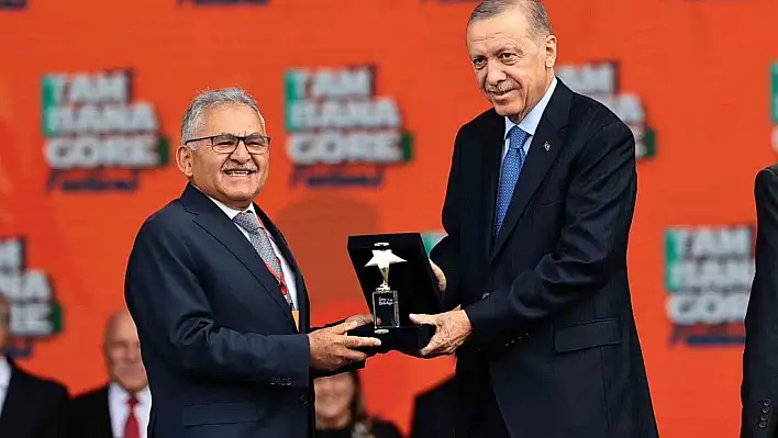 Büyükkılıç: 4 yılda 29 ödül alarak yatırım ve hizmetleri taçlandırdık!