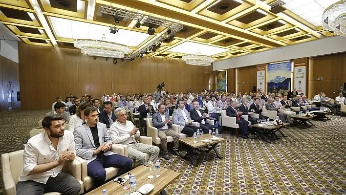Başkan Büyükkılıç, 'Anadolu Güneşi Elektrik Üretiyor' programına katıldı
