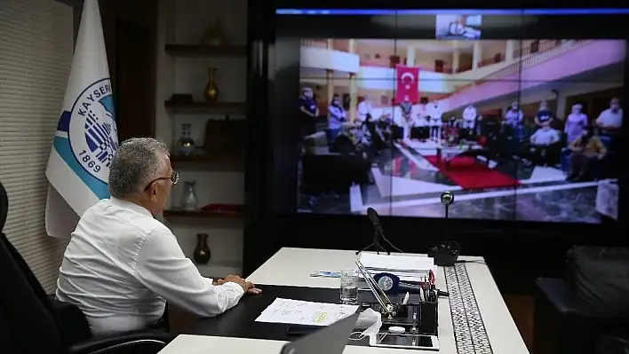 Başkan Büyükkılıç bayramda yaşlıları unutmadı