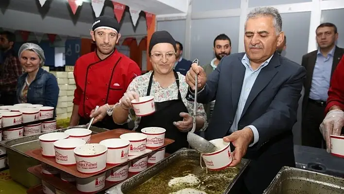 Başkan Büyükkılıç, Erciyes Feneri İftar Sofrasında