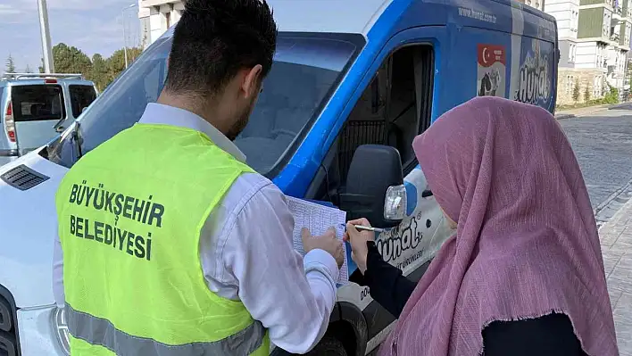 Büyükşehir süt dağıtımı başladı