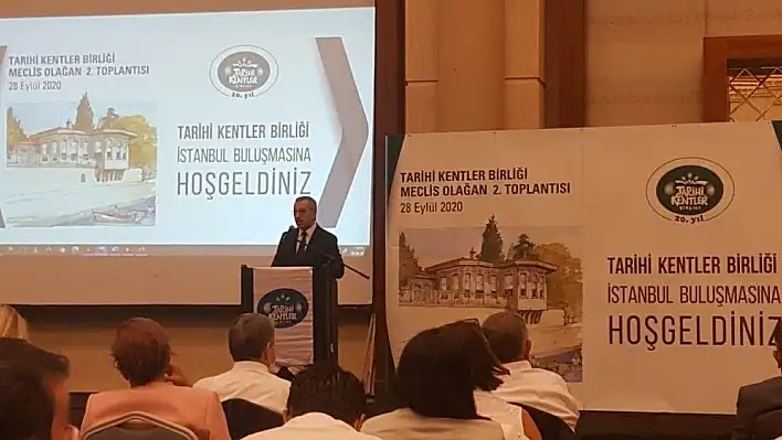 Başkan Büyükkılıç İstanbul'dan ödül ile döndü