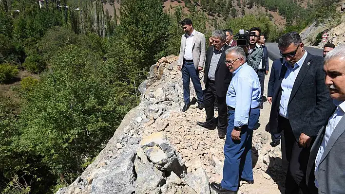 Doğa harikasına giden yolda asfalt çalışması