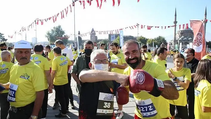 Başkan sağlıklı yaşam için bin bisiklet hediye etti