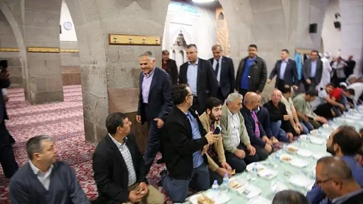 Başkan Büyükkılıç Sarımsaklı ve Hunat Mahallelerinde