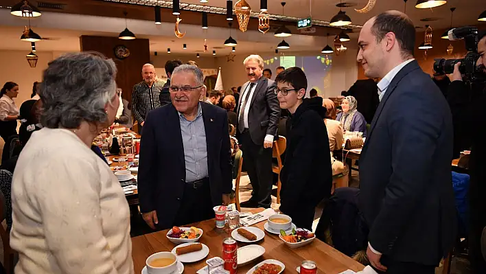 Başkan Büyükkılıç'tan iftar ve teravih ziyaretleri