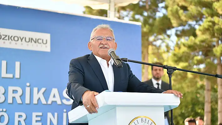 Başkan Büyükkılıç Bakanları geride bırakarak Türkiye'de ilk kez ilk 10'a girdi