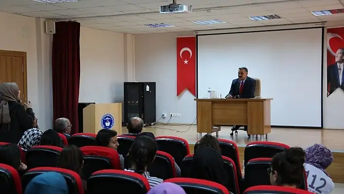 Başkan Cabbar Necmiye-Mustafa Maşlak Mesleki ve Teknik Anadolu Lisesi öğrencileriyle bir araya geldi
