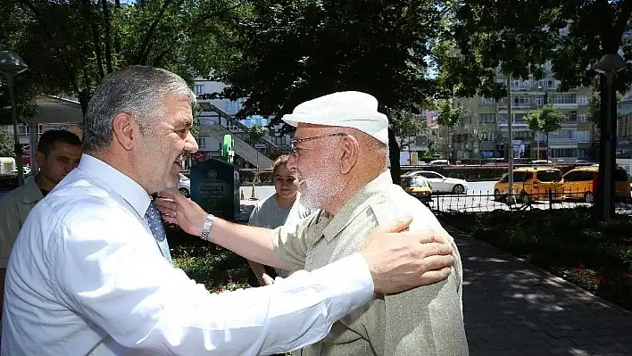 Başkan Çelik Emirgan Parkı'nı ziyaret etti
