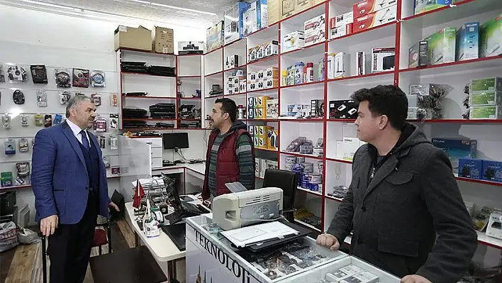 Başkan Çelik esnaflarla birlikte
