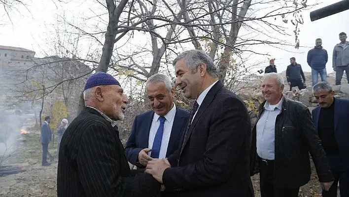 Başkan Çelik, İncesu'da alemet yakan Cesur çiftini ziyaret etti