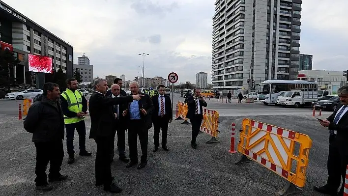 Başkan Çelik, katlı kavşağın üst bölümünü trafiğe açtı