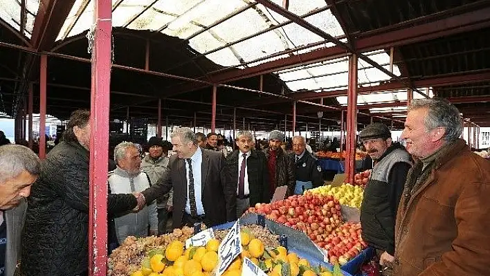 Başkan Çelik, Perşembe Pazarı'nda