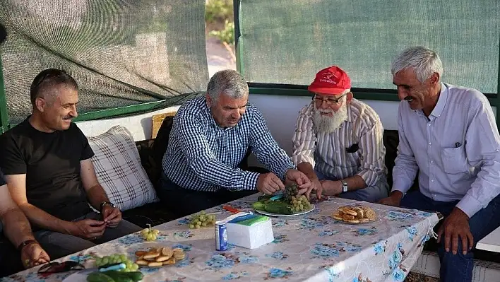 Başkan Çelik, Taşhanlı vatandaşa misafir oldu
