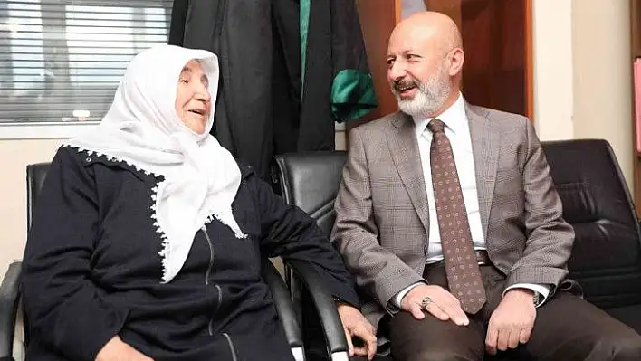 Başkan Çolakbayrakdar: 'Annelerimiz baş tacımızdır'