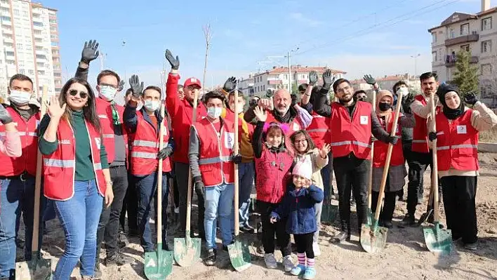 Çolakbayrakdar: Dikilen her ağaç geleceğe miras kalacak