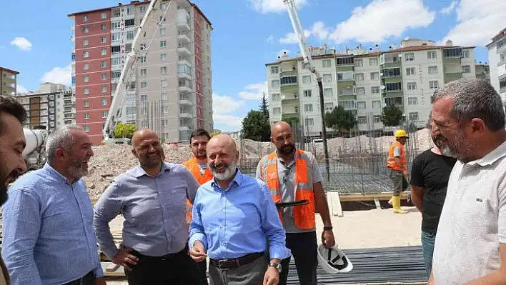 Çolakbayrakdar: Mahallelerimiz marka yatırımlarla gelişip, büyüyor