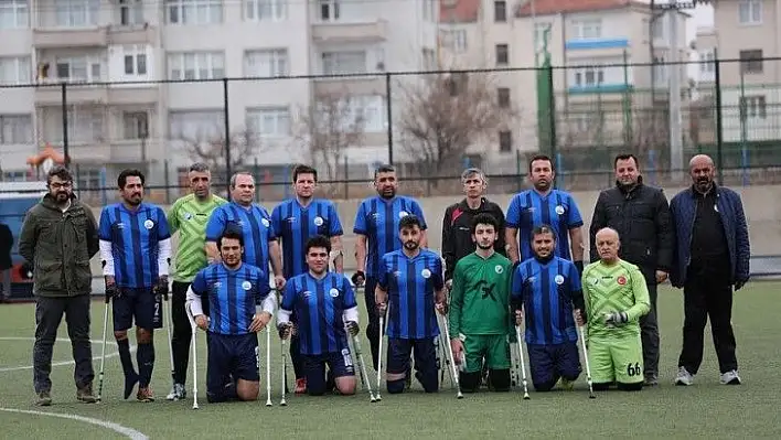 Başkan Çolakbayrakdar ampute takımının maçını izledi