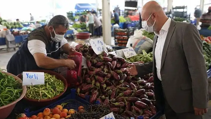 Başkan Çolakbayrakdar'dan pazar mesaisi