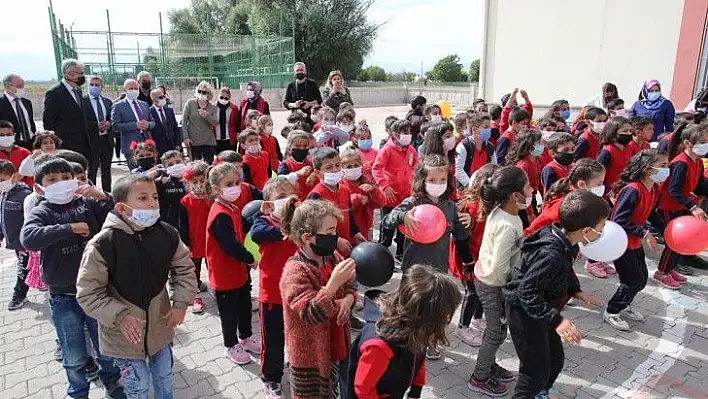 Başkan Çolakbayrakdar öğrencilerle bir araya geldi