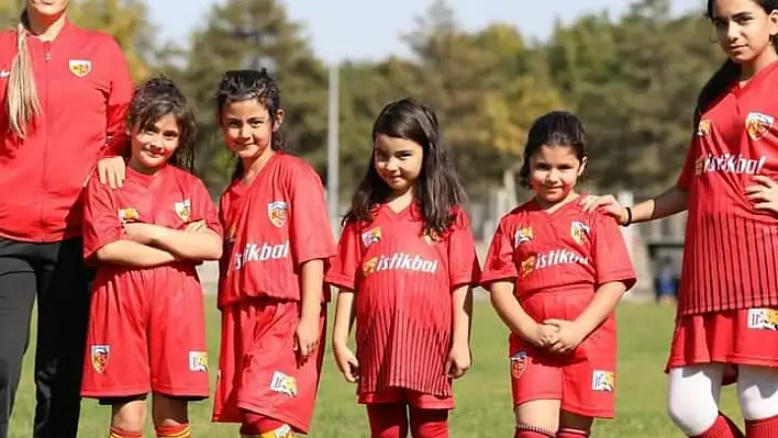 Başkan Gözbaşı, anne ve babalara çağrıda bulundu